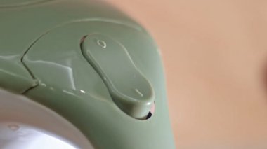 Elektrikli su ısıtıcısı makro çekim arasında geçiş yapma