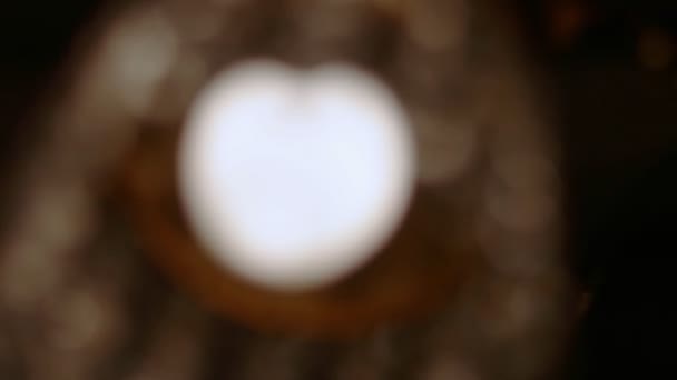 Lustre en verre taillé mis au point 