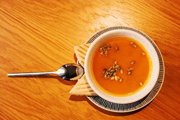 Soupe Purée Citrouille Aux Graines Citrouille Avec Pain Pita Haut — Photo