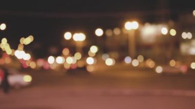 Gece bulanık işlek sokak