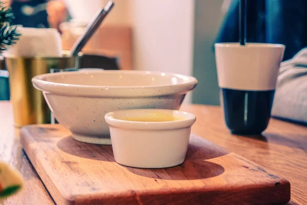 Empty dishes on table in cafe — Stock Photo, Image