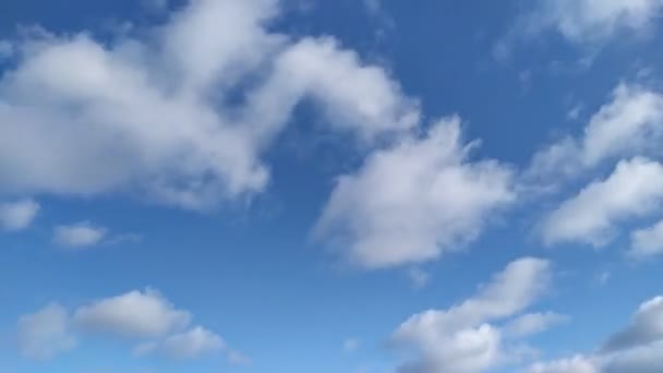 Wolken passeert de hemel in de dag dampkring timelapse 4k — Stockvideo