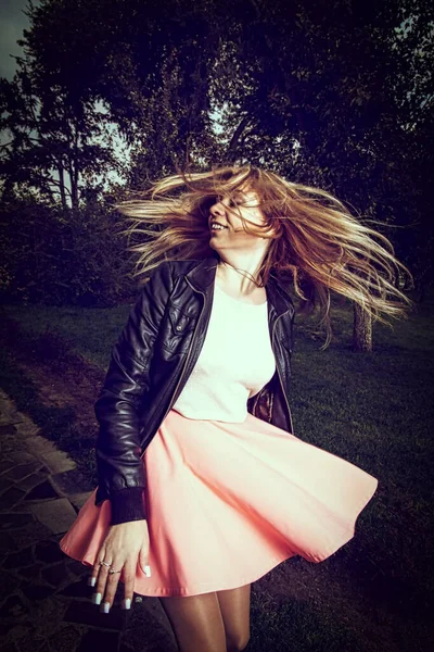 Young Lady Dancing Joyfully Park Lane Evening Time She Wearing — Stock Photo, Image