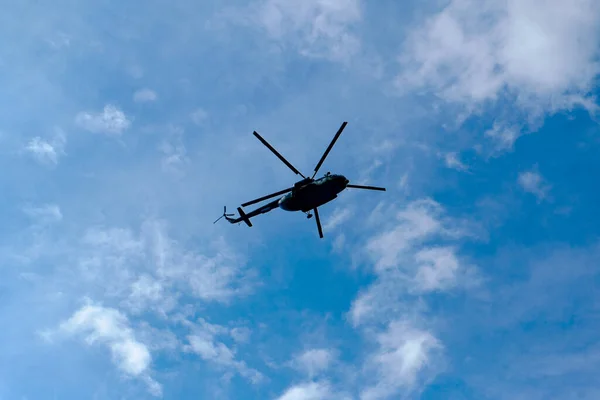 Modern Helicopter Shot Blue Cloudy Sky Lot Copyspace — Stock Photo, Image