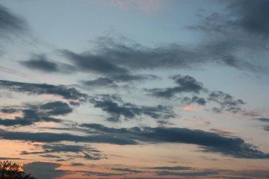 güzel bir akşam gökyüzü