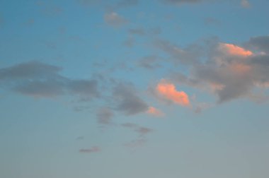 güzel bir akşam gökyüzü