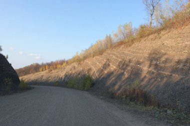 Dağların tepesinde