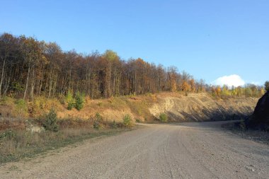 Dağların tepesinde