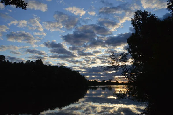 Schöne Abendlandschaft — Stockfoto