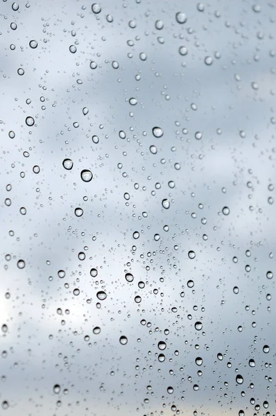 Gouttes de pluie sur la fenêtre — Photo