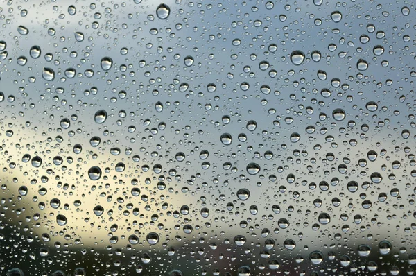 Regentropfen am Fenster — Stockfoto