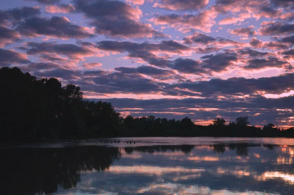 Schöne Abendlandschaft — Stockfoto