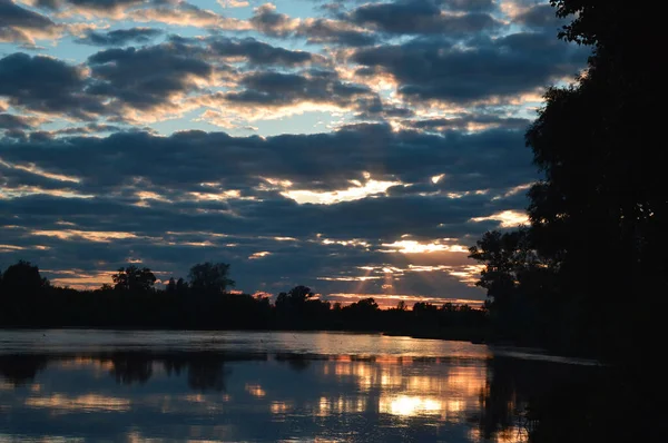 Schöne Abendlandschaft — Stockfoto