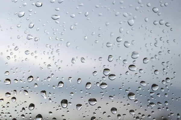 Gouttes de pluie sur la fenêtre — Photo