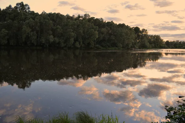 Schöne Abendlandschaft — Stockfoto