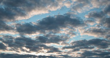 güzel bir akşam gökyüzü