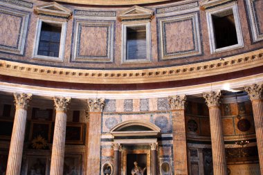 Roma, İtalya 'daki Pantheon' un içi.