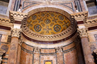 Roma, İtalya 'daki Pantheon' un içi.