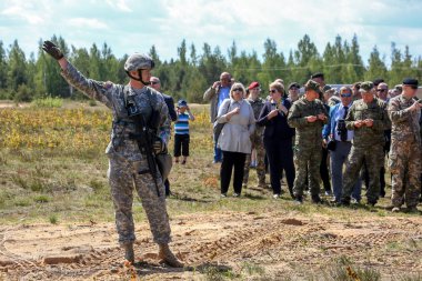 Uluslararası askeri eğitim Saber Strike 2017, Adazi, Letonya, 15 Haziran 2017 için 3. Bize ordu Avrupa başkanlığındaki yıllık Uluslararası militaryexercise Saber Strike alan eğitim vermişti Letonya.