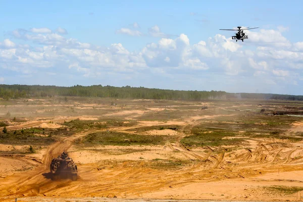 Blackhawk Apache International Military Training Saber Strike 2017 Adazi Letônia — Fotografia de Stock