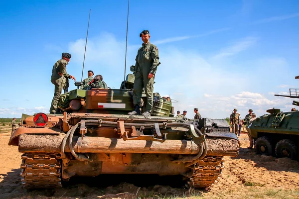 Soldados Otan Tanque Abrams International Military Training Saber Strike 2017 — Foto de Stock