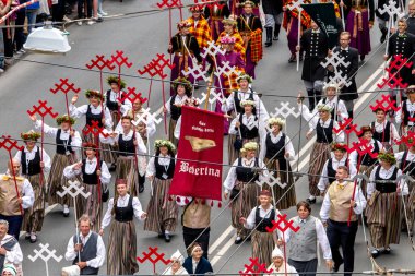 Letonca şarkı ve dans festivali