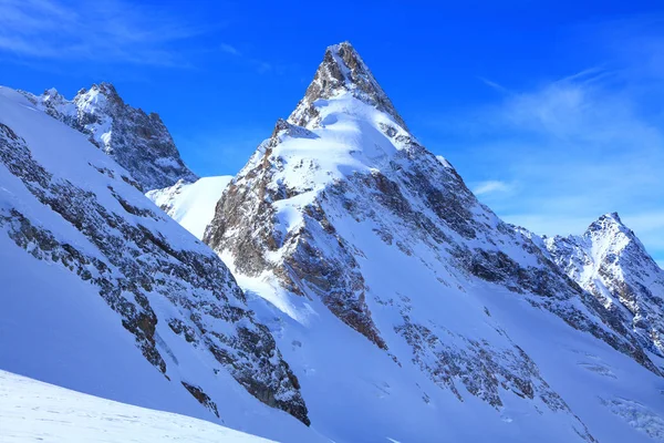 Mount Dzhantugan Vypadají Jako Obrovské Pyramidy Stock Fotografie