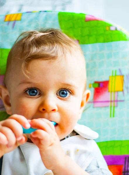 Retrato Menino Com Olhos Azuis — Fotografia de Stock