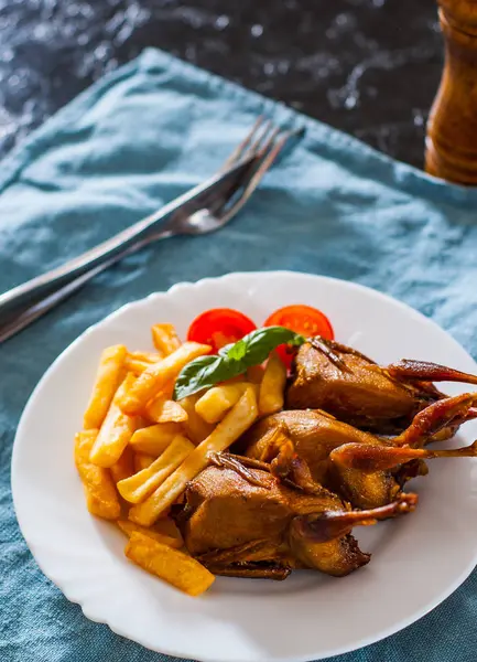 Roasted Quails Potatoes Served White Plate Table — Stock Photo, Image