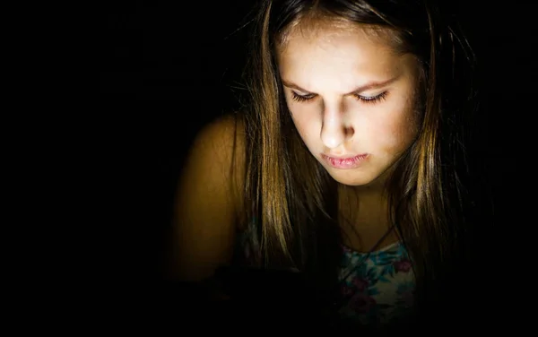 Portrait Young Teenager Brunette Girl Using Mobile Phone Dark Room — Stock Photo, Image