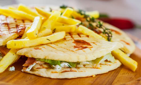 Skepasti Pork Gyros Meat Tzatziki Sauce Vegetables Cheese French Fries — Stock Photo, Image