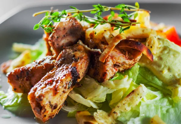 Fried Chicken Breast Piece Fillet Vegetables Salad White Plate — Stock Photo, Image