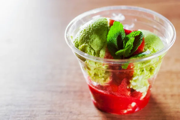 Green Organic Avocado Ice Cream Strawberry Sorbet Red Wine Plastic — Stock Photo, Image