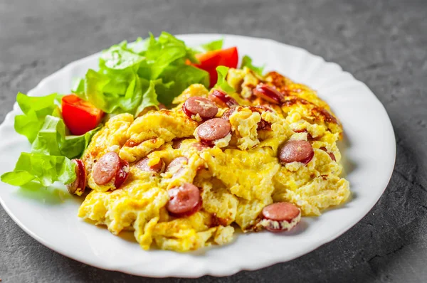 Omelet Sausage Vegetables White Plate Dark Grey Black Slate Background — Stock Photo, Image