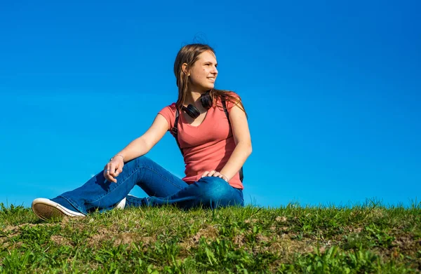 Young Teenager Brunette Girl Coral Shirt Long Hair Sit Grass — Stock Photo, Image