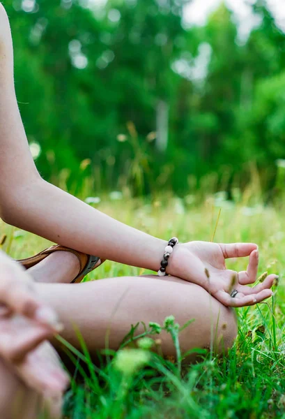 Yoga Meditation Park Woman Hand Meditate Outdoor — Stock Photo, Image