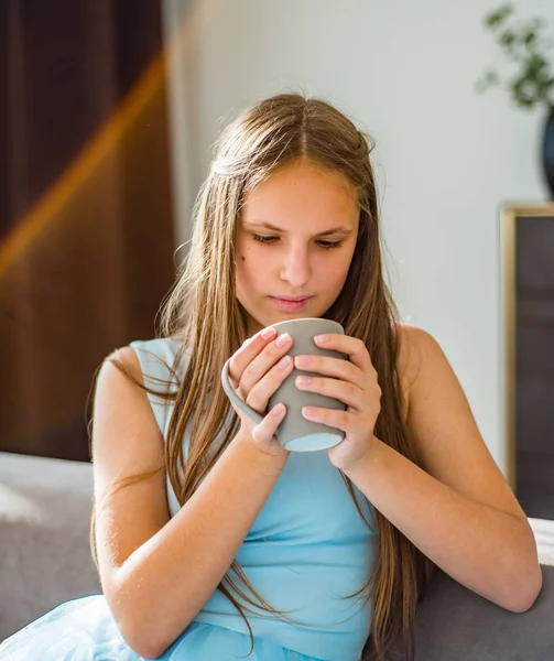 Portrait Young Teenager Brunette Girl Long Hair Sitting Sofa Cup — Stock Photo, Image