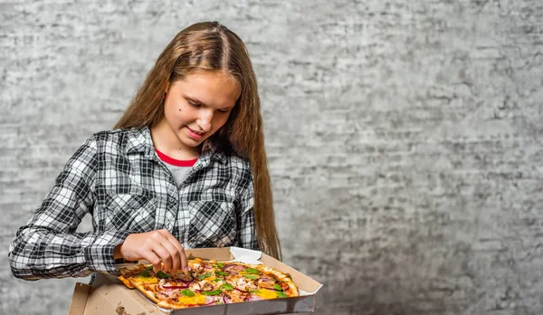 Portrait Young Teenager Brunette Girl Long Hair Hold Pizza Box — Stock Photo, Image