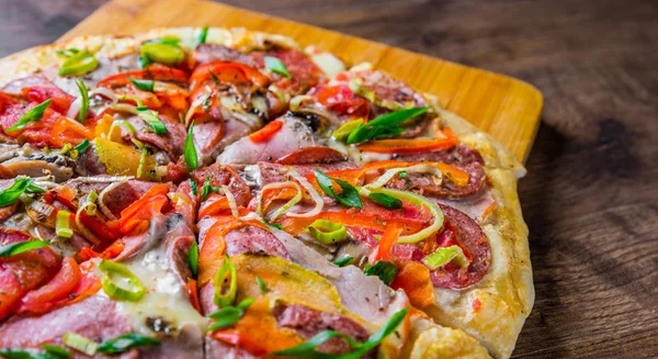 Pizza Mozzarella Cheese Ham Tomato Salami Onion Pepper Spices Italian — Stock Photo, Image