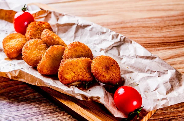 Nuggets Frango Crocante Frito Fundo Mesa Madeira — Fotografia de Stock