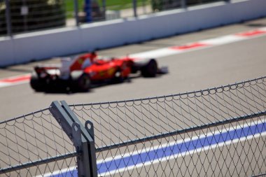 Soçi, Rusya - 30 Nisan 2017: Sebastian Vettel Formula bir Rus Grand Prix Sochi Autodrom, Yarış, yarış Scuderia Ferrari F1 takımının.