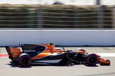 Soçi, Rusya - 30 Nisan 2017: Stoffel Vandoorne Sochi Autodrom, Formula bir Rus Grand Prix yarış yarış Mclaren Honda F1 Team.