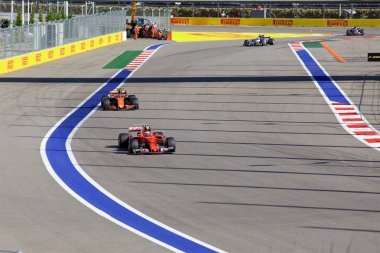 Soçi, Rusya - 30 Nisan 2017: Kimi Raikkonen Scuderia Ferrari F1 Team Sochi Autodrom, Formula bir Rus Grand Prix yarış yarış.
