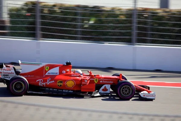 Soçi, Rusya - 30 Nisan 2017: Sebastian Vettel Formula bir Rus Grand Prix Sochi Autodrom, Yarış, yarış Scuderia Ferrari F1 takımının.