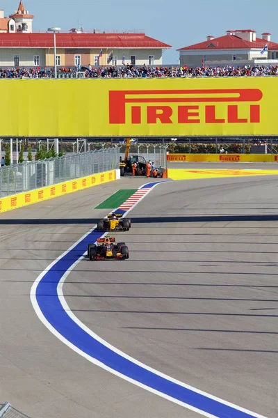Soçi, Rusya - 30 Nisan 2017: Max Verstappen Sochi Autodrom, Formula bir Rus Grand Prix yarış yarış Red Bull Racing F1 takımı.