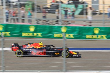 Soçi, Rusya - 30 Eylül 2018: Max Verstappen Sochi Autodrom, Formula bir Rus Grand Prix yarış yarış Aston Martin Red Bull Racing F1 takımı.