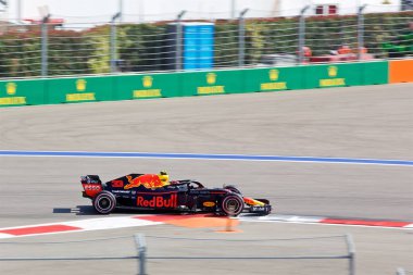 Soçi, Rusya - 30 Eylül 2018: Max Verstappen Sochi Autodrom, Formula bir Rus Grand Prix yarış yarış Aston Martin Red Bull Racing F1 takımı.