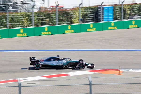 Lewis Hamilton della Mercedes AMG Petronas. Formula Uno. Sochi Russia . — Foto Stock