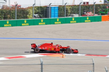 Soçi, Rusya - 30 Eylül 2018: Sebastian Vettel Formula bir Rus Grand Prix Sochi Autodrom, Yarış, yarış Scuderia Ferrari F1 takımının.