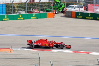 Soçi, Rusya - 30 Eylül 2018: Sebastian Vettel Formula bir Rus Grand Prix Sochi Autodrom, Yarış, yarış Scuderia Ferrari F1 takımının.
